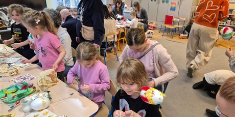 Powiększ grafikę: Warsztaty wiosenne z rodzicami w grupie Żuczki