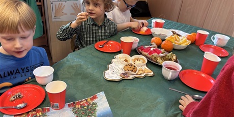 Powiększ grafikę: Wigilia grupowa w Motylkach