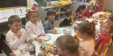 Powiększ grafikę: Wigilia grupowa w Żuczkach