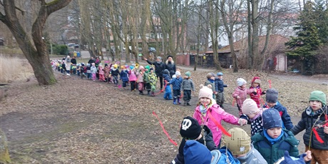 Wiosenny spacer przedszkolaków na Powitanie Wiosny