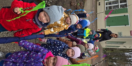 Powiększ grafikę: Wiosenny spacer przedszkolaków na Powitanie Wiosny