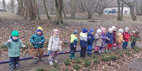 Powiększ grafikę: Wiosenny spacer przedszkolaków na Powitanie Wiosny
