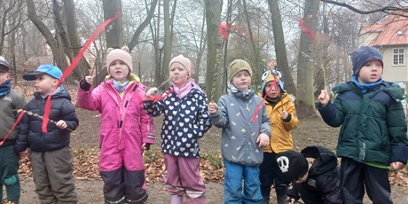 Powiększ grafikę: Wiosenny spacer przedszkolaków na Powitanie Wiosny