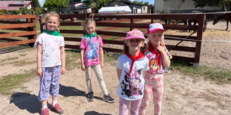 Powiększ grafikę: Wycieczka Biedronek do Dobrzewina na "Przystanek Alpaka"