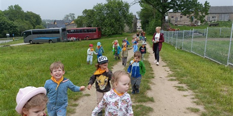 Wycieczka przedszkolaków do Zagrody Sołtysówka w Łapalicach
