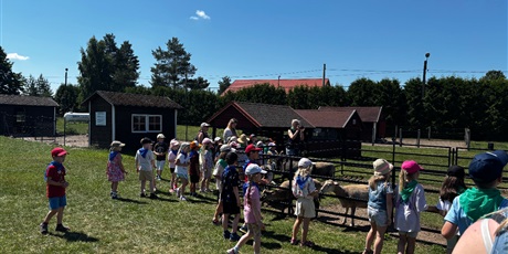 Wycieczka przedszkolaków na Strusią Farmę w Kniewie 