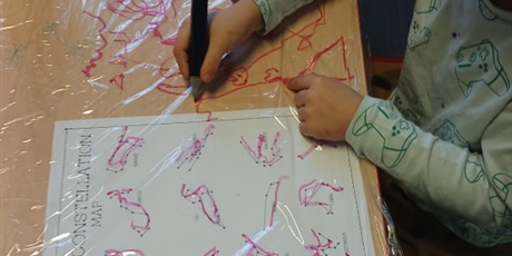 Powiększ grafikę: Zabawy dowolne i manualne w Biedroneczkach w czasie ferii