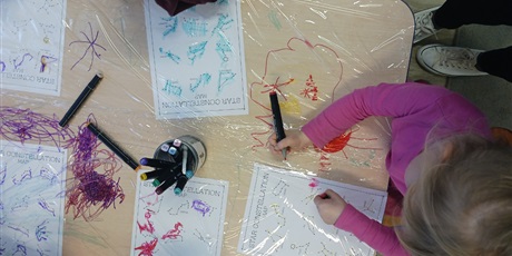 Powiększ grafikę: Zabawy dowolne i manualne w Biedroneczkach w czasie ferii