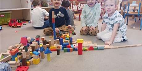 Powiększ grafikę: Zabawy dowolne i manualne w Biedroneczkach w czasie ferii