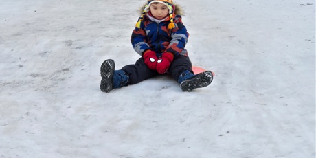 Powiększ grafikę: Zabawy na śniegu w Gwarnym Dworku