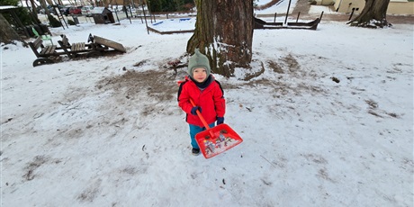 Powiększ grafikę: Zabawy na śniegu w Gwarnym Dworku