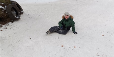 Powiększ grafikę: Zabawy na śniegu w Gwarnym Dworku