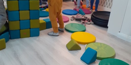 Powiększ grafikę: Zabawy na strychu "U Karolci" - Motylki - 10.12.2019 r.