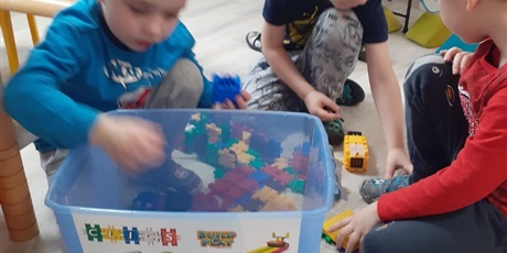 Powiększ grafikę: Zabawy na strychu "U Karolci" - Motylki - 10.12.2019 r.