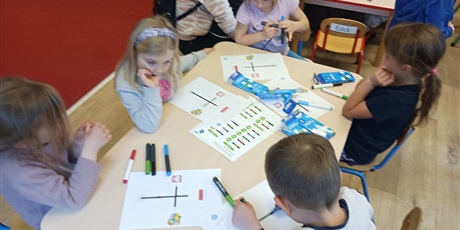 Powiększ grafikę: Zajęcia otwarte dla Rodziców Motylki - Ozoboty