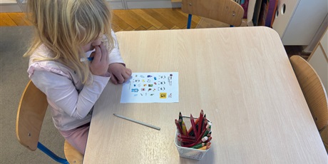 Powiększ grafikę: Zajęcia w Żuczkach "Edukacja-Segregacja", organizowane przez Fundację "Generacja"