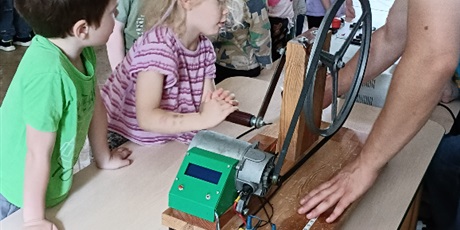 Zajęcia ze studentami Politechniki Gdańskiej - Pstryczek Elektryczek w Biedronkach i Żukach
