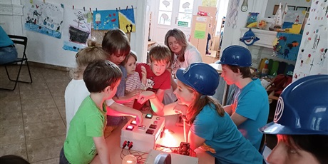 Powiększ grafikę: Zajęcia ze studentami Politechniki Gdańskiej - Pstryczek Elektryczek w Biedronkach i Żukach