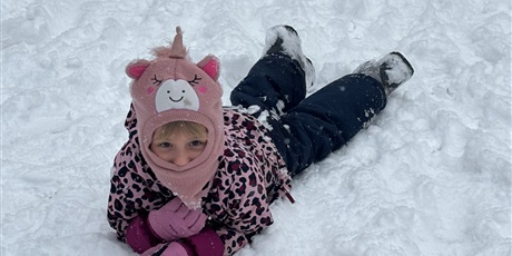 Powiększ grafikę: Zimowe zabawy Żuczków