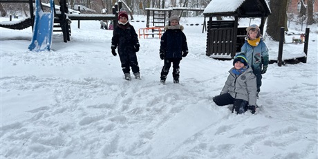 Powiększ grafikę: Zimowe zabawy Żuczków