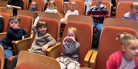 Powiększ grafikę: Żuczki w Filharmonii Bałtyckiej na koncercie edukacyjnym pt. "Pan Kleks - na ratunek świętom!"