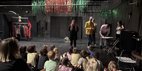 Powiększ grafikę: Żuczkowe warsztaty we współpracy z Teatrem Miniatura “Sztuka się Robi | inkubator teatralny”