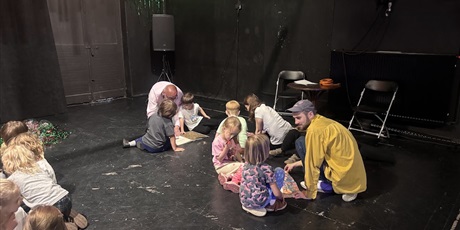 Powiększ grafikę: Żuczkowe warsztaty we współpracy z Teatrem Miniatura “Sztuka się Robi | inkubator teatralny”