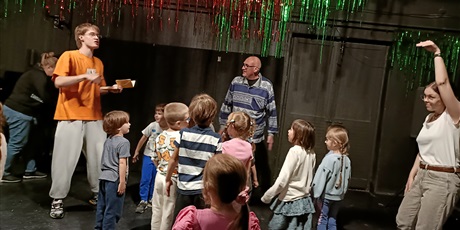 Powiększ grafikę: Żuczkowe warsztaty we współpracy z Teatrem Miniatura “Sztuka się Robi | inkubator teatralny”