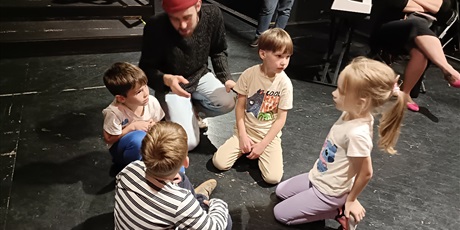 Powiększ grafikę: Żuczkowe warsztaty we współpracy z Teatrem Miniatura “Sztuka się Robi | inkubator teatralny”